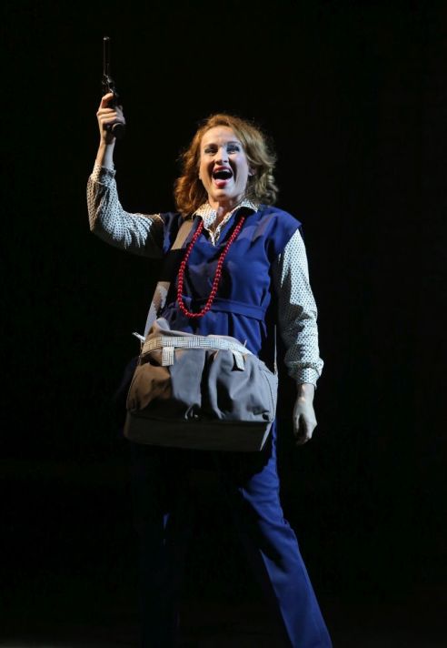 Caitlin Beresford-Ord cream magazine @2x