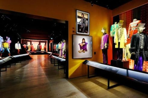 Exhibitionism Gallery Image 1