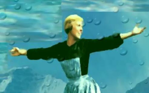 Julie Andrews Aquaman @2x